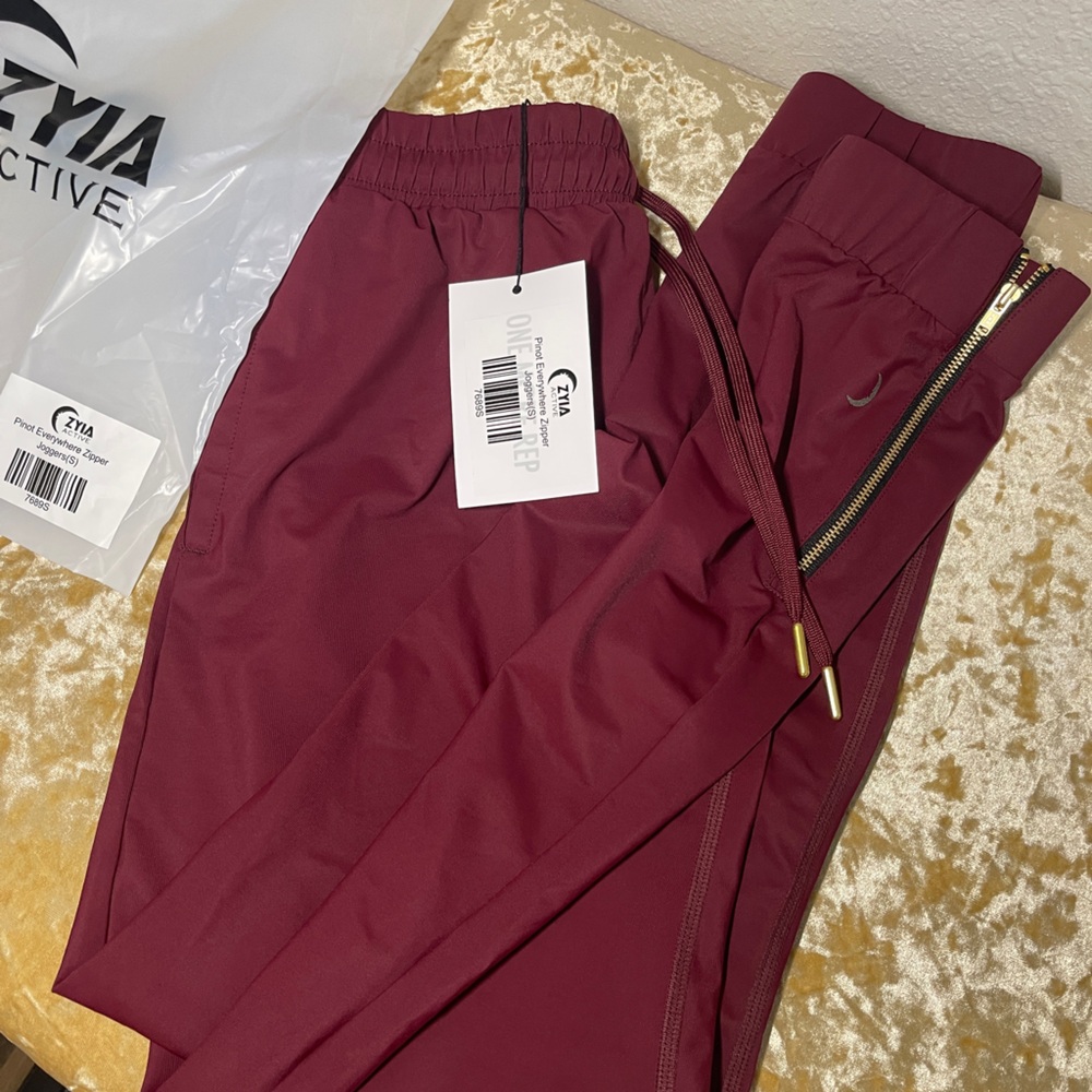 Zyia Pinot zipper Joggers